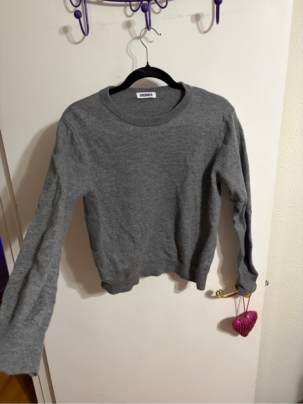 💜 Medium Women's Gray Crewneck Wool Sweater